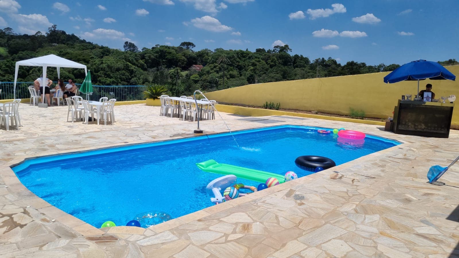 🏊‍♂️ Piscinas & Área de Lazer